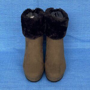 DKNY Nadra Wedge Booties Camo Green | 8